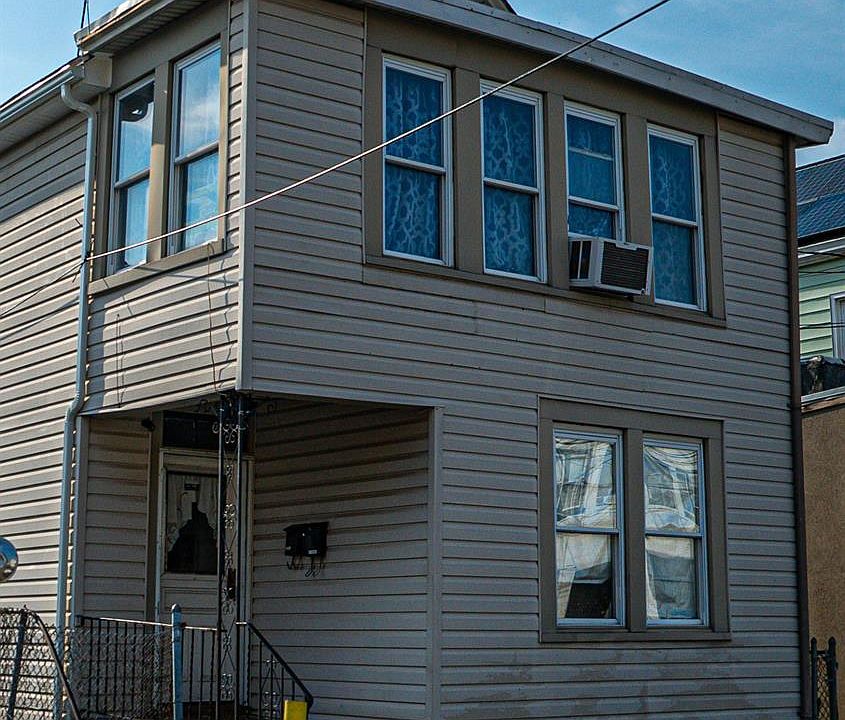 2nd image of 309-311 Watson Ave