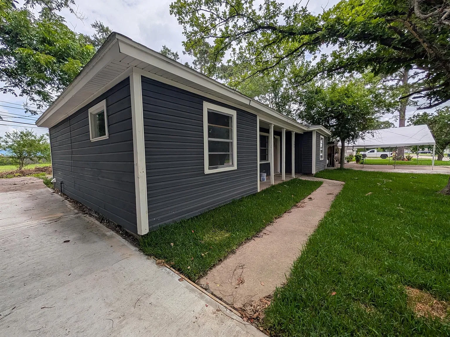 3 bed, 1.0 bath, 1348 sqft, $1,650 — Photo 4