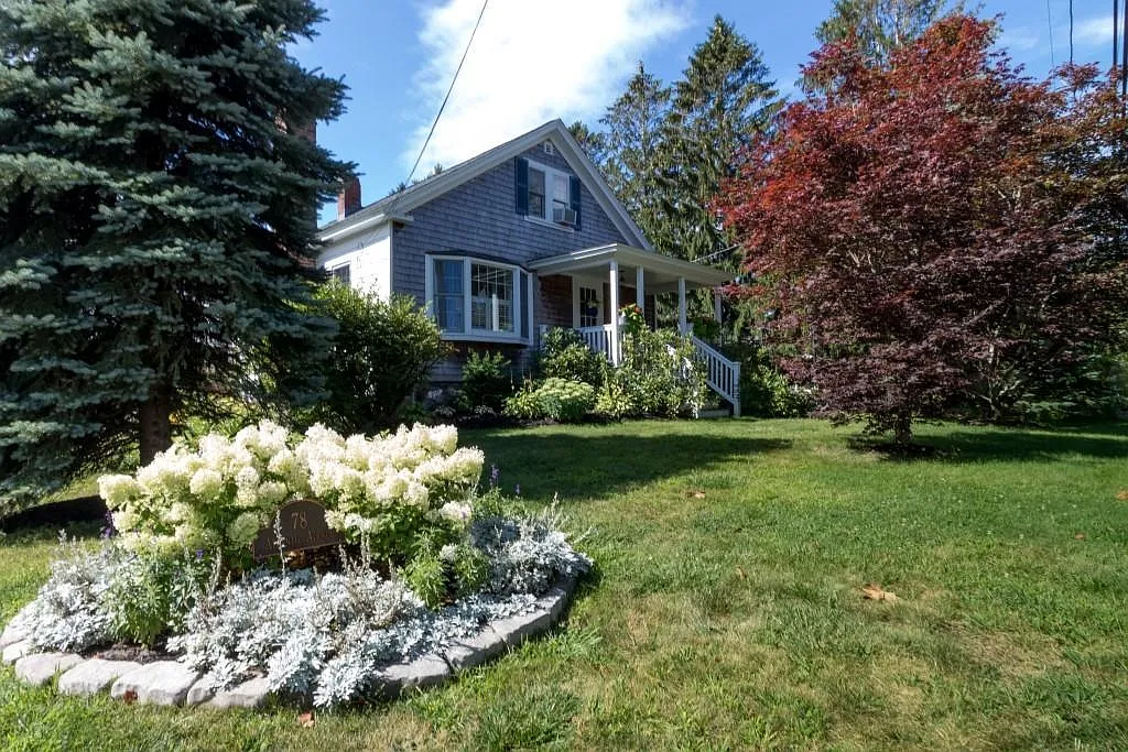 4 bed, 2.5 bath, 1893 sqft, $3,650 — Photo 3