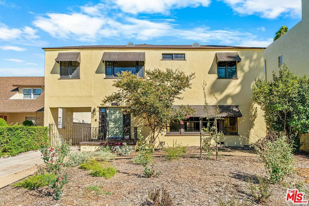 4 bed, 3.0 bath, 2696 sqft, $6,250 — Photo 1