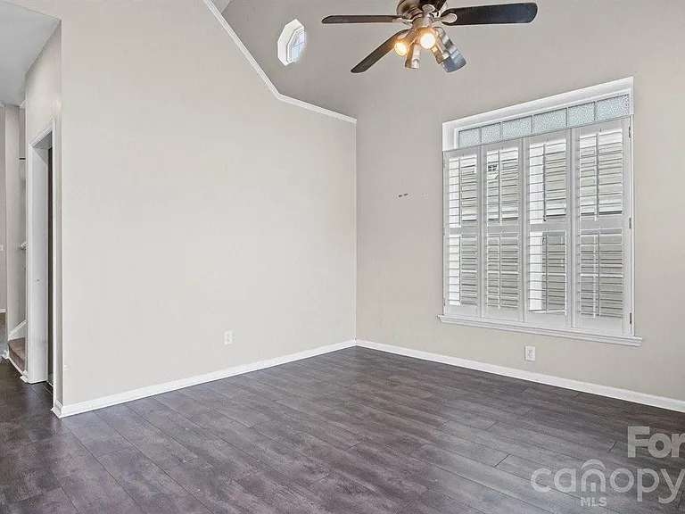 125 Forest Ridge Rd — Photo 15