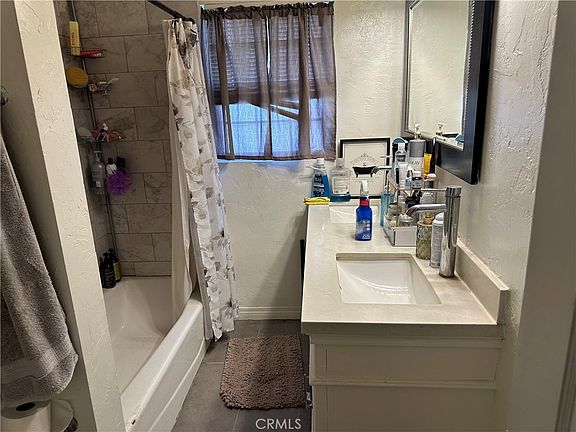 3rd image of 3432 Russell St