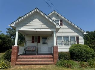 242 Deep Hole Rd, Baiting Hollow, NY 11933