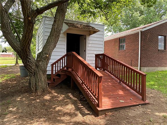 5th image of 229 Marlboro Dr