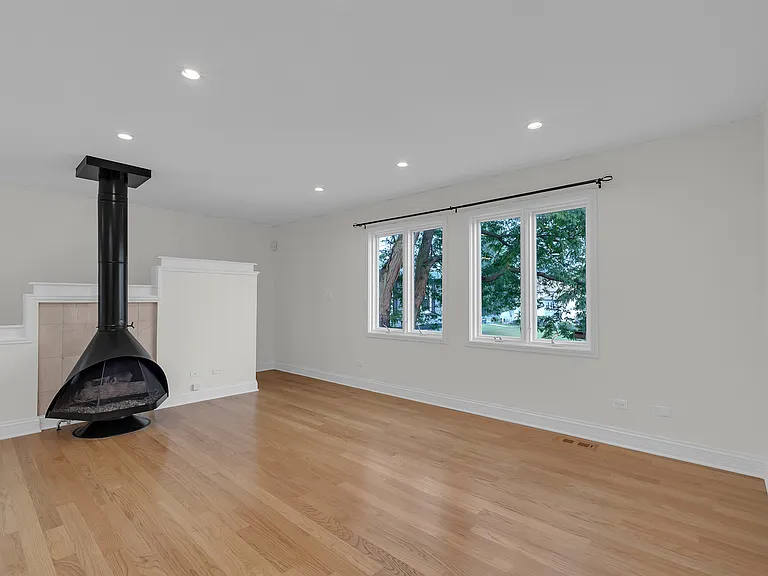 608 Inverrary Ln #608 — Photo 3