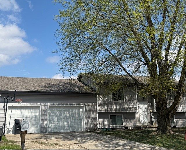 1st image of 239 Maple Ave