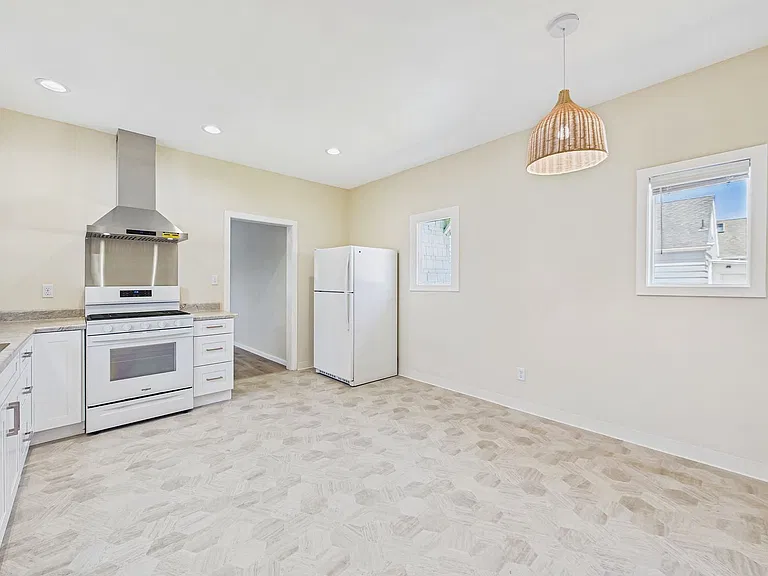 3325 F St — Photo 10