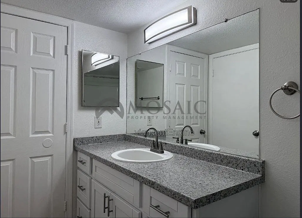 1 bed, 1.0 bath, 642 sqft, $849 — Photo 4