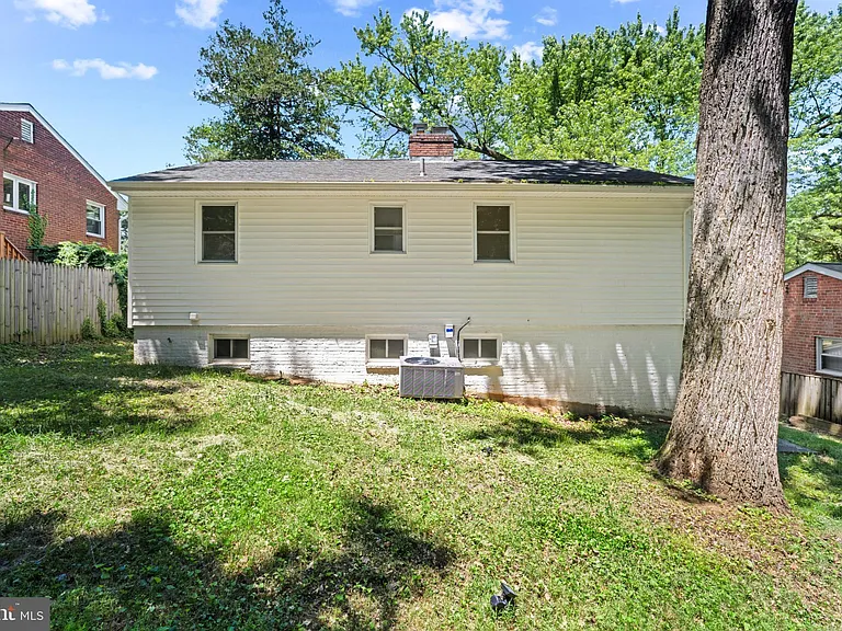 121 Whitmoor Ter — Photo 24