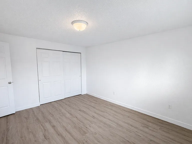 Meadowbrook Apartments — Photo 21