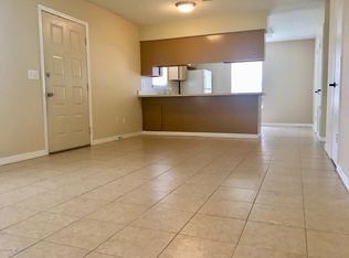 2745 Cavender Ct, Jacksonville, FL 32216