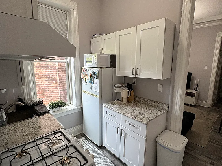 817 Washington St #15 — Photo 4