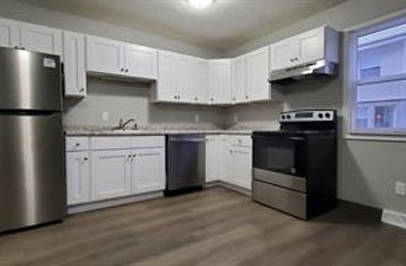 2nd image of 983 7th St #D