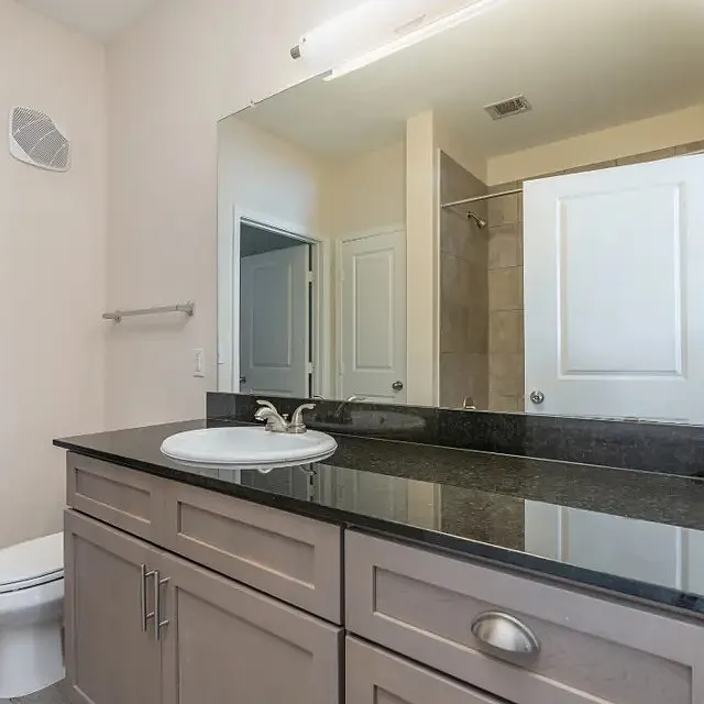 2 bed, 1210 sqft, $1,693 — Photo 3