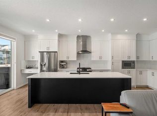 40 W Grove Line SW, Calgary, AB T3H6E3