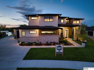 1086 Sandcherry Rd, Fremont, NE 68025