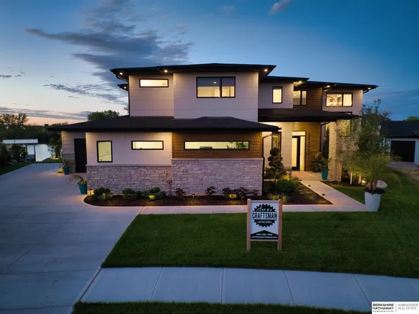 1086 Sandcherry Rd, Fremont, NE 68025