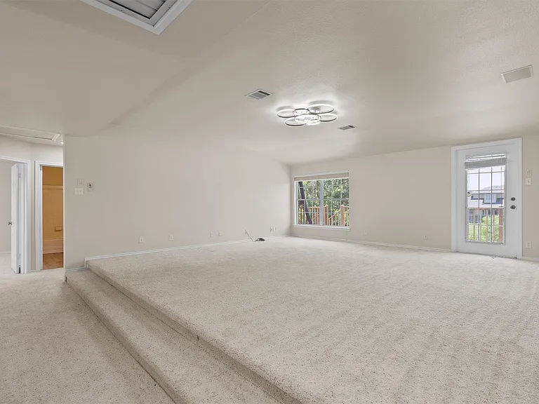 201 Covala Dr — Photo 23
