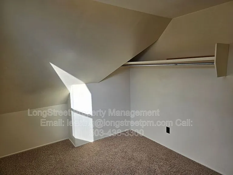 1052 SW Western Blvd #UPPER — Photo 3