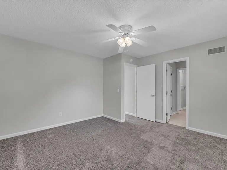 10002 W 86th St — Photo 18