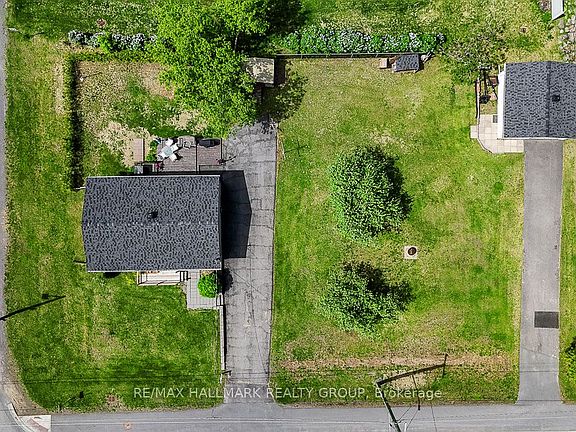 4th image of 1862 Landry Rd