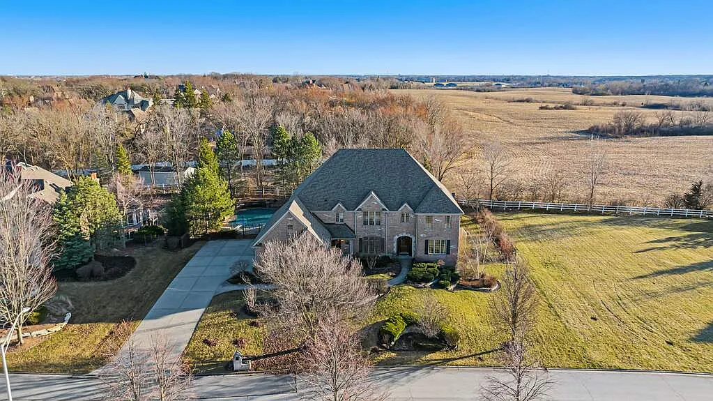 10931 Royal Oaks Ln photo 1