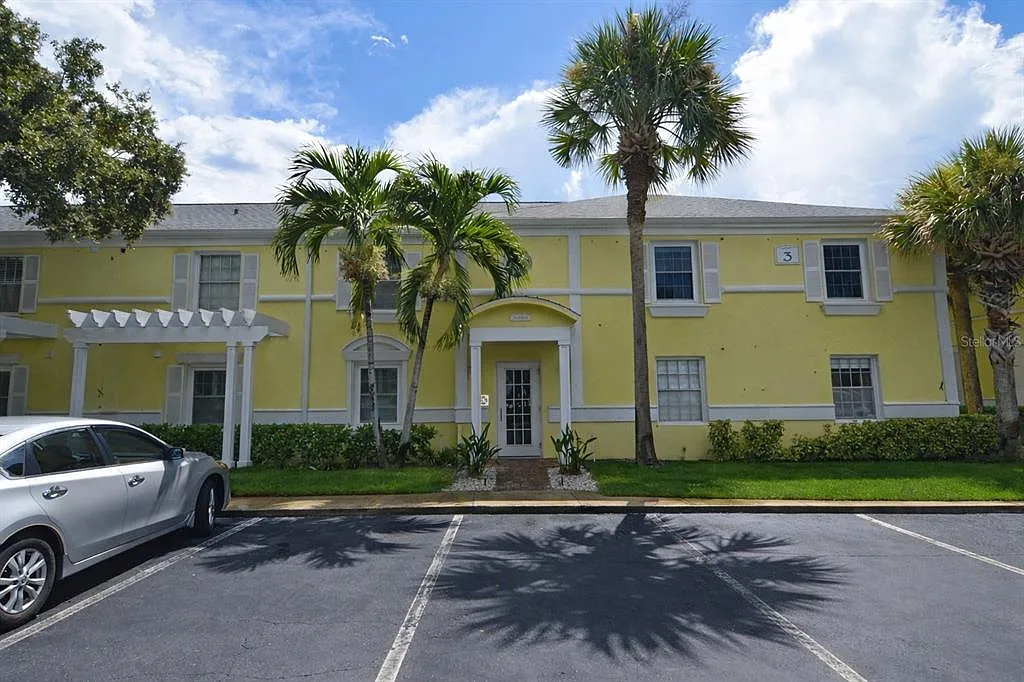 2 bed, 1.0 bath, 825 sqft, $2,800 — Photo 2