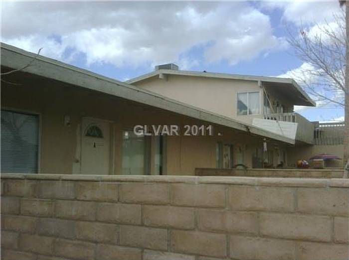 Front of 4-plex
