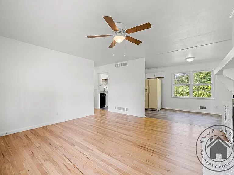 1138 Highland Dr — Photo 6