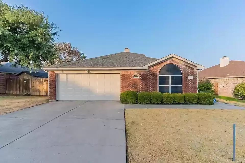 3 bed, 1288 sqft, $2,150 — Photo 1