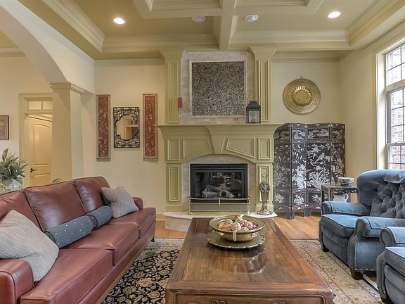 3rd image of 203 Stonegate Dr