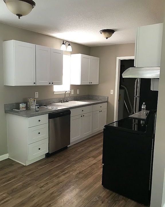 1st image of 207 Whispering Pine Cir NE