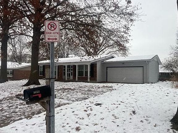 2nd image of 11954 Lakecrest Ln