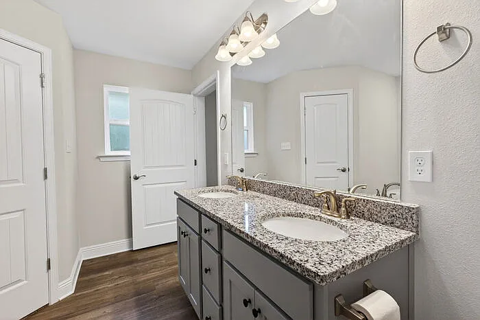 15740 Rachael Dr — Photo 22