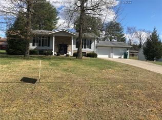 223 Forrest Rd, Hurricane, WV 25526