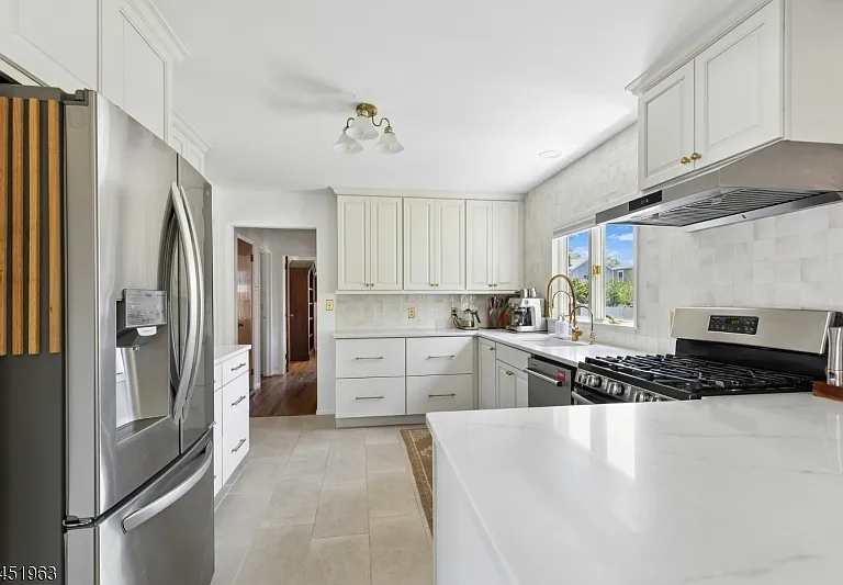 329 Maplewood Ave — Photo 7