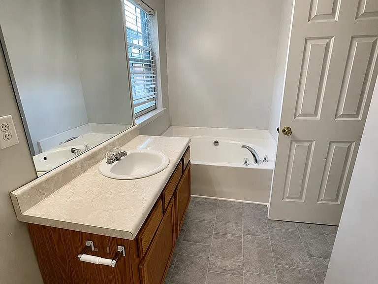 212 Rankin Cir — Photo 10