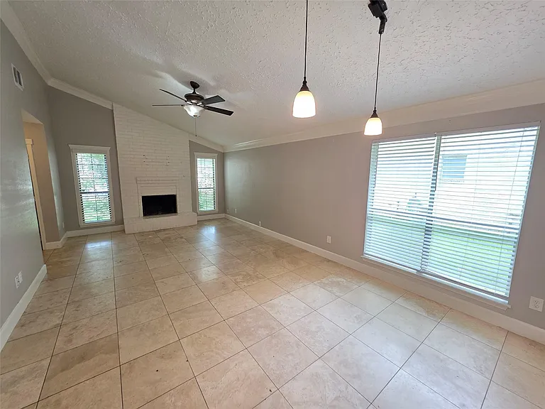 22543 Market Square Ln — Photo 6