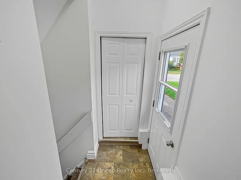 559 Hamilton St — Photo 29