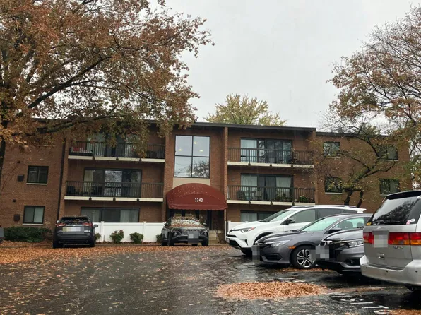3242 S 28th St APT 102, Alexandria, VA 22302