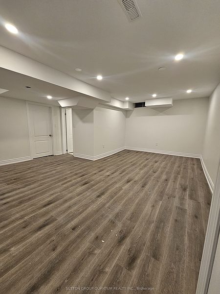 Burlington House for rent - 3 Bedrooms — photo 18