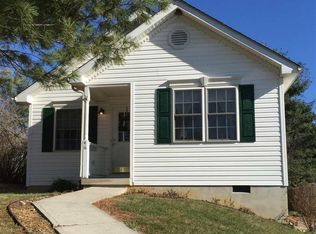 46 Village Green Dr, Staunton, VA 24401