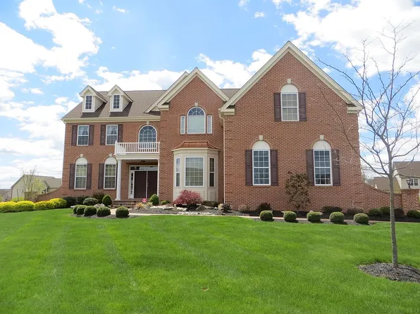 4 Van Gogh Ct, Monmouth Junction, NJ 08852