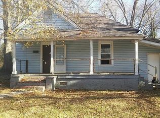 304 Holmes St, Laurens, SC 29360