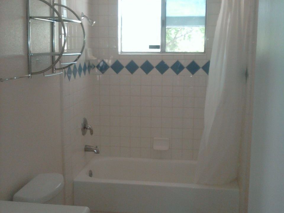 2nd image of 1323 W Rockwell Dr