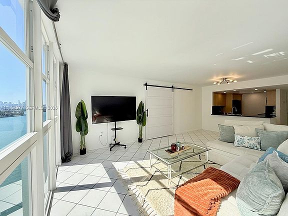 3rd image of 1228 West Ave APT 1415
