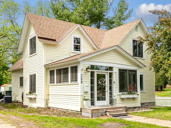 388 5th St N, Bayport, MN 55003