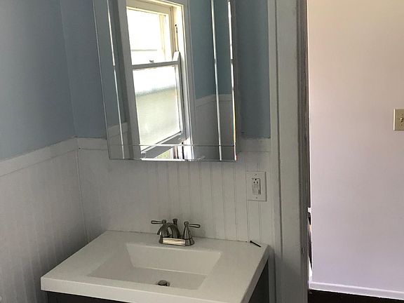 5th image of 2625 Melrose Ave