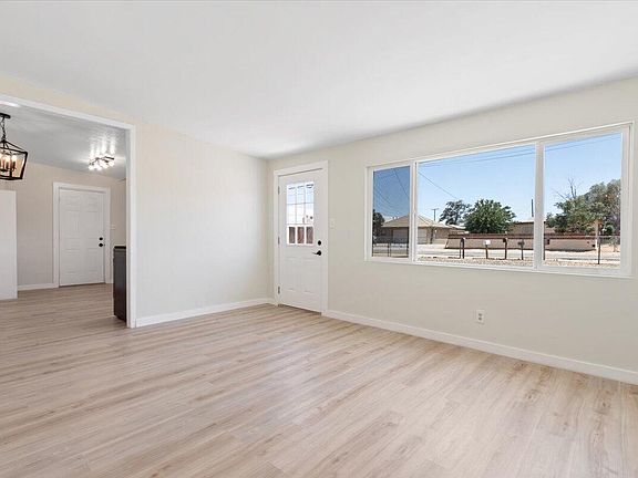 3rd image of 12074 Lee Ave