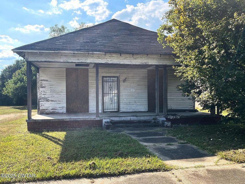 2nd image of 121 Belmont Ave